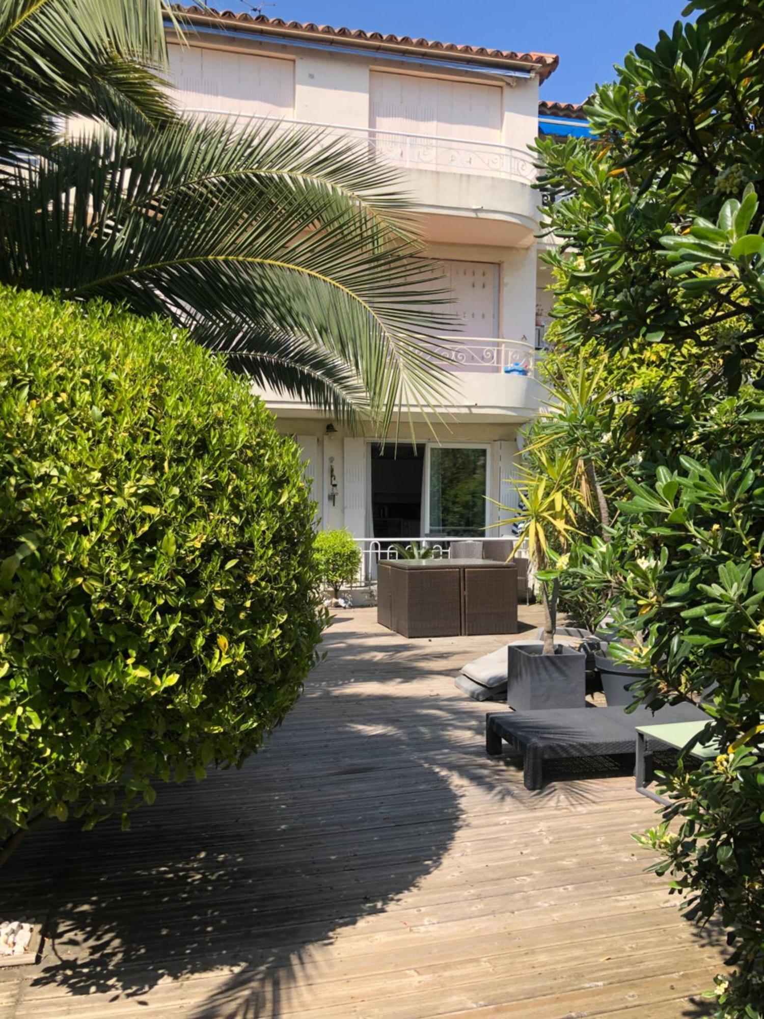 Only 60M To The Beach, 2 Bedroom Cozy Apartment, 80M2 Big Garden, Very Central Cannes Exteriér fotografie