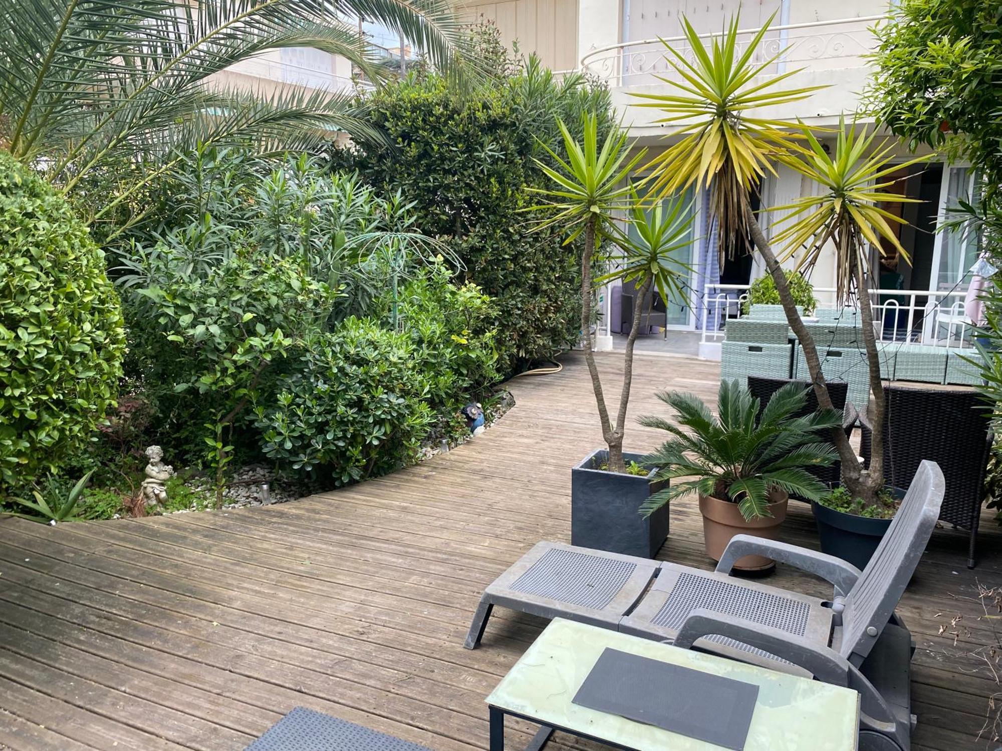 Only 60M To The Beach, 2 Bedroom Cozy Apartment, 80M2 Big Garden, Very Central Cannes Exteriér fotografie