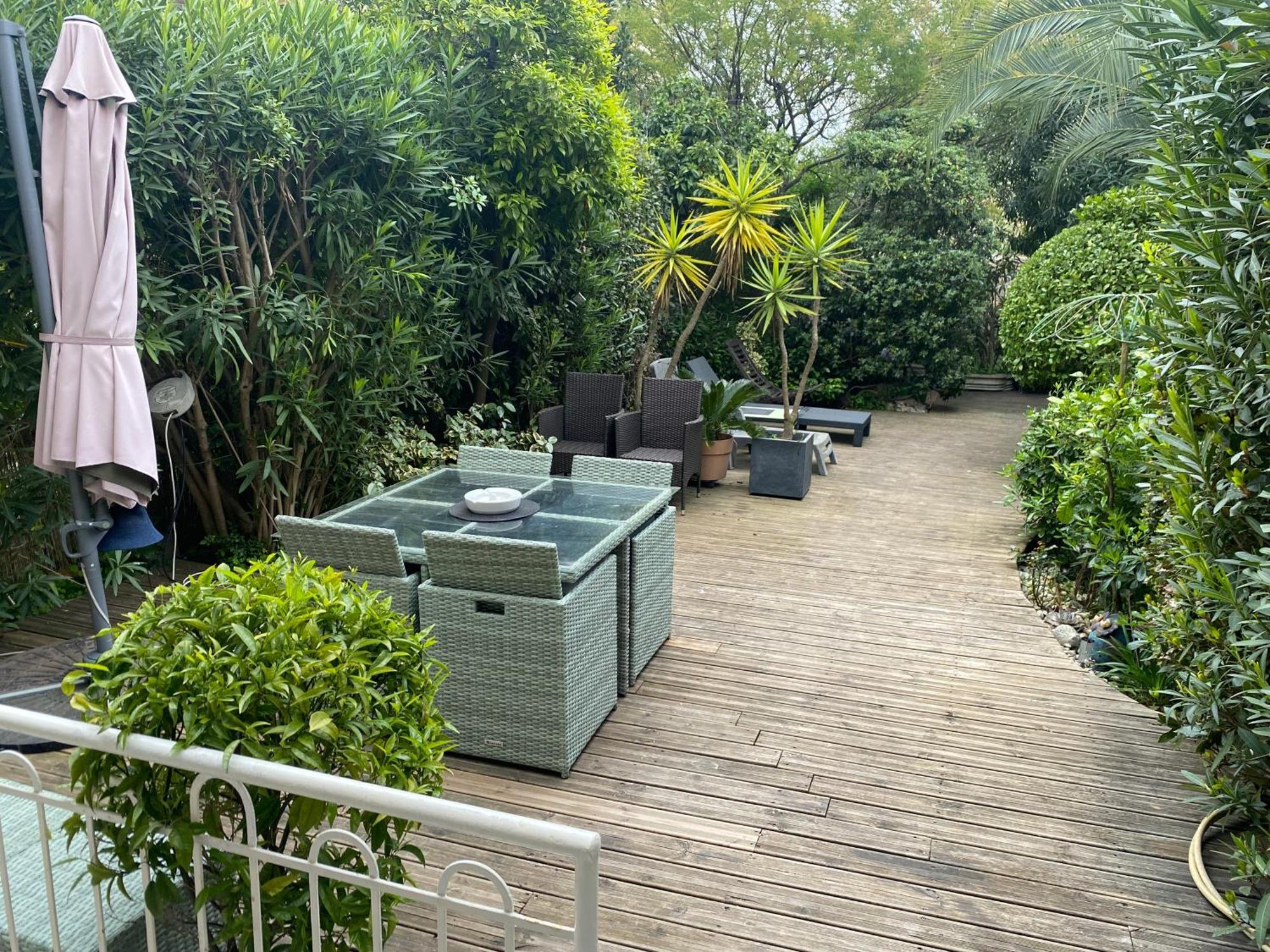 Only 60M To The Beach, 2 Bedroom Cozy Apartment, 80M2 Big Garden, Very Central Cannes Exteriér fotografie